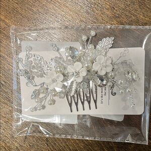Elegant Silver Floral Hair Comb